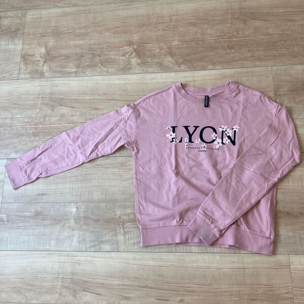 女児用長袖トレーナー、Tシャツ。ピンク系、H&Mジャパン。CN160/80A。着丈長さ51cm、肩幅48cm。中古品です。袖汚れ。
