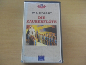 Оперативное решение в 1978 году Mozart Opera/Magic Flute/Director Johncox/Script Emmaneel Seeker Nader 2 Piece Vhs Video