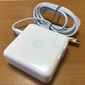 11) 純正品 Apple MacBook Pro用 61W USB-C POWER ADAPTER ACアダプタ A1718