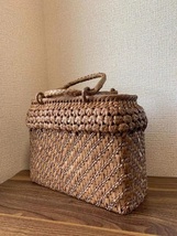 山葡萄籠バッグ　手作り　山葡萄かごバッグ　花編み、三つ編み　内布あり_画像2