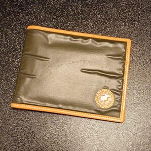 ハンティングワールド 財布