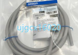 新品 OMRON D4C-2232 長さ3M