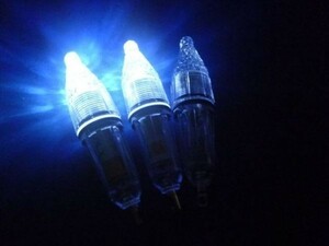 単三・白色点滅・集魚ライト　夜釣りタチウオ、大サバ・イカ・アジ充電電池対応のLEDライト　3本セット専用電池不要で経済的、送料込みお得