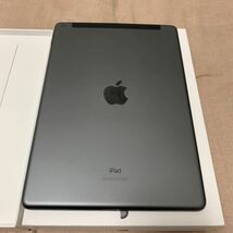 Apple iPad 2019(第七世代) Wi-Fi+Cellular 32GB 10.2インチ スペースグレイ SoftBank【○】SIMロック解除品_画像4