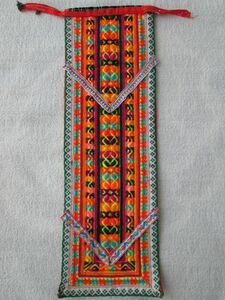 少数民族モン族古布 インテリア飾り タペストリ 壁掛け 手縫い ヴィンテージ刺繍布 アジアン雑貨 エスニック布 はぎれ 衣装 hmong fabric