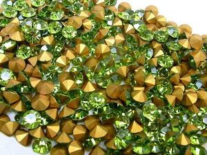  Vintage Swarovski art.1100 LIGHT OLIVINE ss30 2 6/12gross