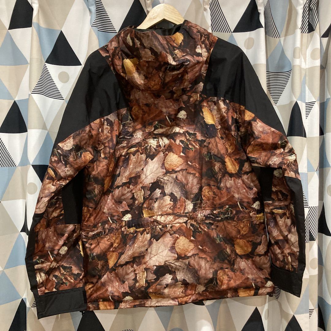 Aランク ノースフェイス supreme コラボマウンテンジャケット 枯葉