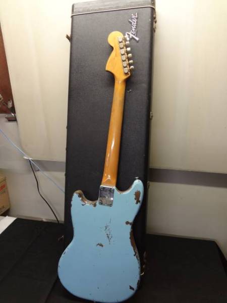 中古 エレキギター ケース付き]FENDER mustang ヴィンテージムスタング