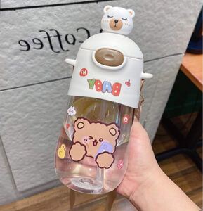 ストロー付きかわいい水筒 ホワイト 700ml クマ水筒 ホルダー付き水筒