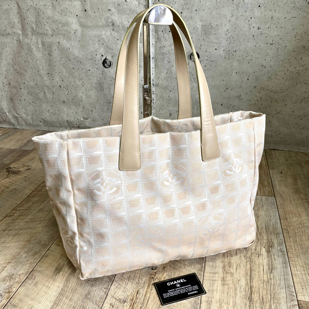 新品入荷 本物 シャネル ニュートラベルライン トートバッグ ...