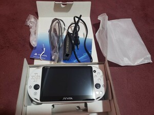 PS Vita 本体 PCH-2000 Wi-Fiモデル ホワイト