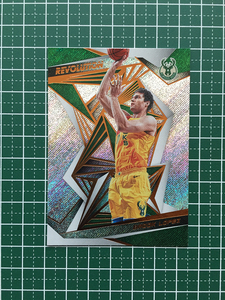 ★PANINI 2019-20 NBA REVOLUTION #98 BROOK LOPEZ［MILWAUKEE BUCKS］ベースカード 2020★