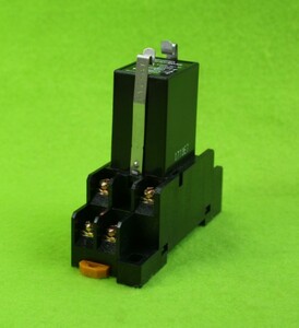  Omron relay (SSR)G3HD(DC3-28V/DC4-48V,3A) socket * metal fittings attaching 