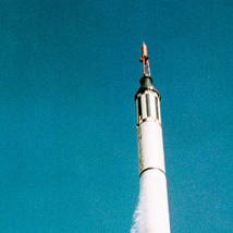 BROOMIN アートポスター ロケット FREEDOM7 宇宙 写真 フォト 風景 自然 グラフィック おしゃれ インテリア 40×50 400×500mm 特大 AP147_画像6