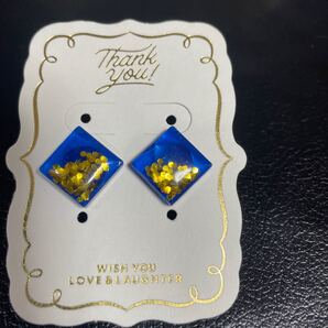 ブルーピアス(ゴールドラメ)