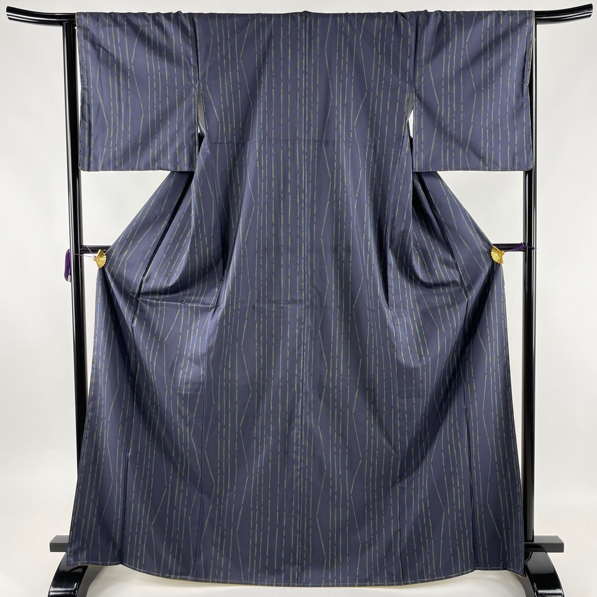 ヤフオク! - 小紋 美品 逸品 証紙 牛首紬地 幾何学 灰色 袷 ...