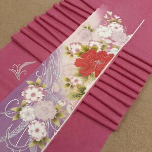 051701　正絹　ピンク色　花柄　シルバー色　シルク4枚　はぎれ　ハギレ　リメイク　ハンドメイド