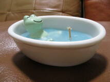 カエル　フロッグ　展示品　長期保管品　風呂でゆったり　キャンドル　蝋燭　幅10cm程度　枠：陶器　がま　かわいいオブジェ　お守り_画像9
