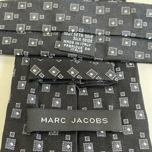 MARC JACOBS(マークジェイコブス) 黒ブラック四角デザインネクタイ