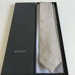 グッチ（GUCCI） ベージュインターロッキングGGロゴデザインネクタイ