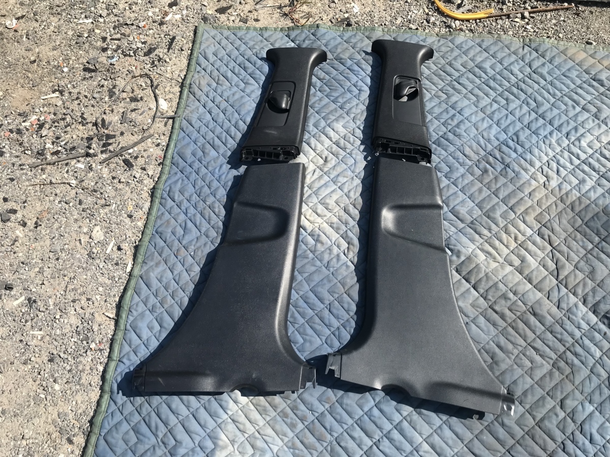 トヨタ　プリウス ZVW50 センターピラー トリム　左右セット