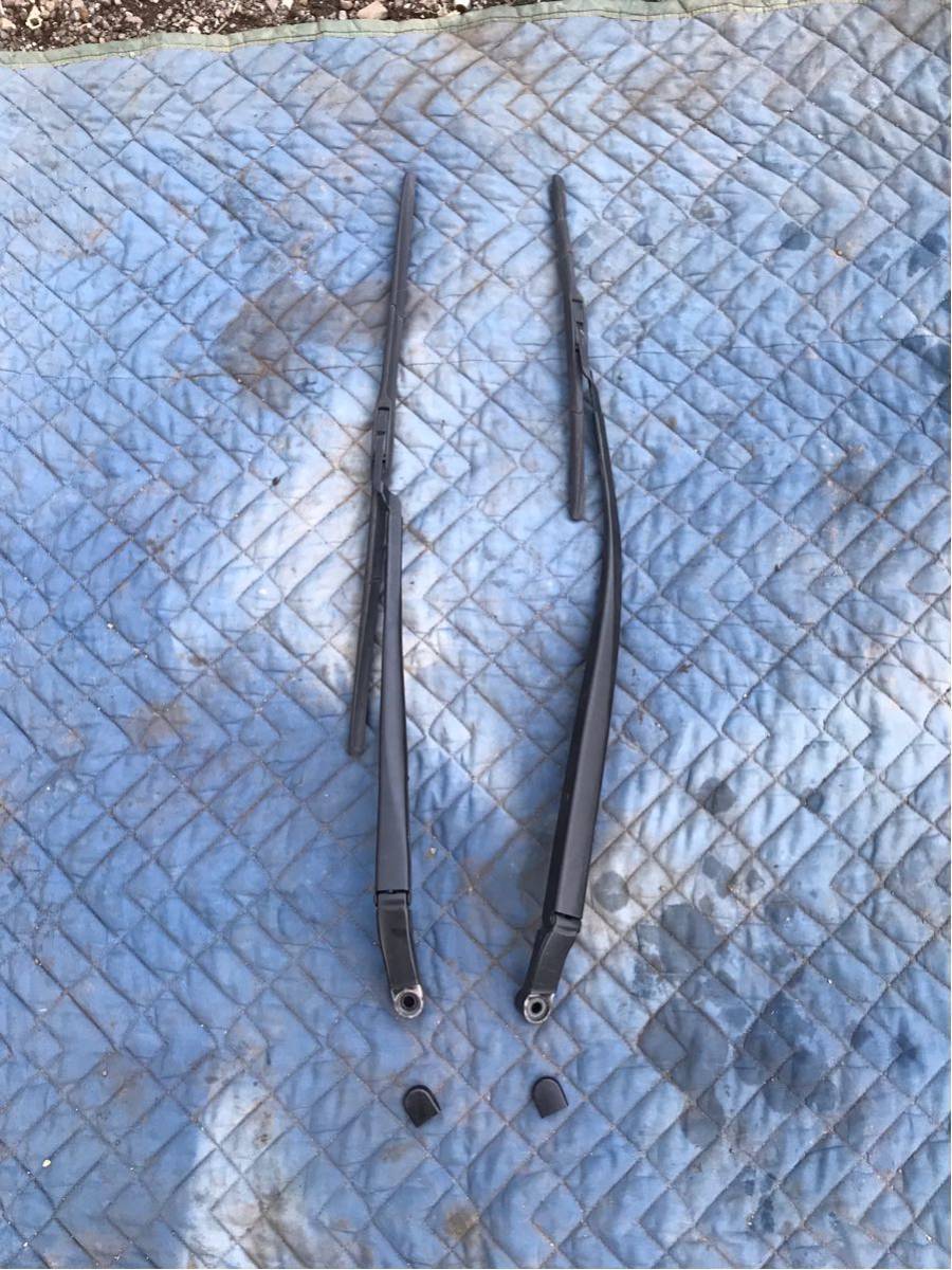 トヨタ プリウス ZVW３０ 後期 純正 ワイパー 左右 １組