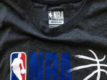 【既決USA】NBA BASKETBALL @完売胸元【NBA】ロゴ入タンクトップ【NBA Men's Logo Graphic Tank Top 】 Dark Grey @L_画像5