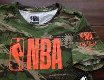 【既決USA】NBA BASKETBALL★ バスケットボール@完売胸元&両袖【NBA】ロゴ入半袖Tシャツ【NBA Worldwide Logo Graphic Camo Tee】迷彩柄@#S_画像4