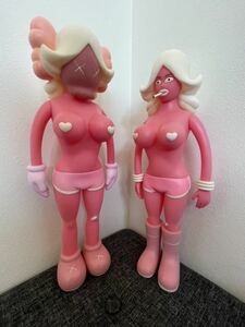 KAWS THE TWINS Tood james ピンク pink /BE@RBRICK 空山基 kyne TOKYO first 花井祐介 400% 1000% tension