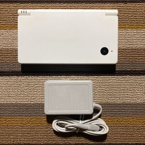 DS ニンテンドーDS i ホワイト 充電器付き