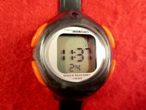 BR70A) * исправно работает наручные часы бесплатная доставка ( нестандартный )*TIMEX Timex *IRONKIDS* спорт 