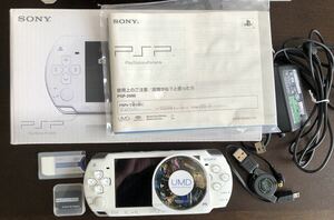 PSP-2000 ホワイト 本体 アダプター 箱 説明書 初期化済み 動作一部確認済済み 電池無し 使用感有り