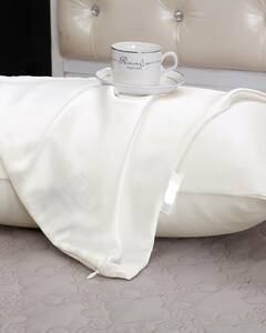 新商品 ホテル仕様 枕 洗える 快眠 まくら シルク 100％ 環境にやさしい 無毒 隠しジッパーつき マクラ 睡眠 サポート