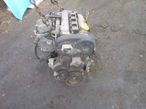 * AH04Z18 W Opel Astra Wagon Z18XE engine body 300733JJ