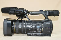 SONY業務用メモリー記録ビデオカメラ　HXR-NX5Ｊ/１　と付属品一式_画像2