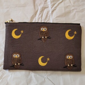 ハンドメイド フラットポーチ フクロウ 刺繍 未使用