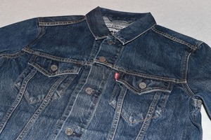 Levi’sR Trucker Jacket with Jacquard? by Google　Gジャン　M