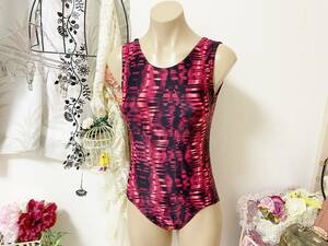 * Leotard M*Look-it Activewear*USA made *.... One-piece gym uniform : bordeaux red 