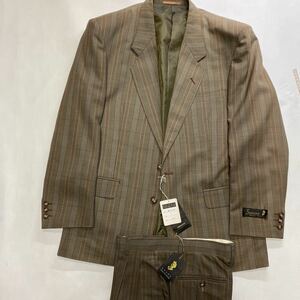  tag equipped with translation Italy made SOMMO2. button suit setup wool 100% brown group ma gong s check size 50 Vintage thing . rice field ..