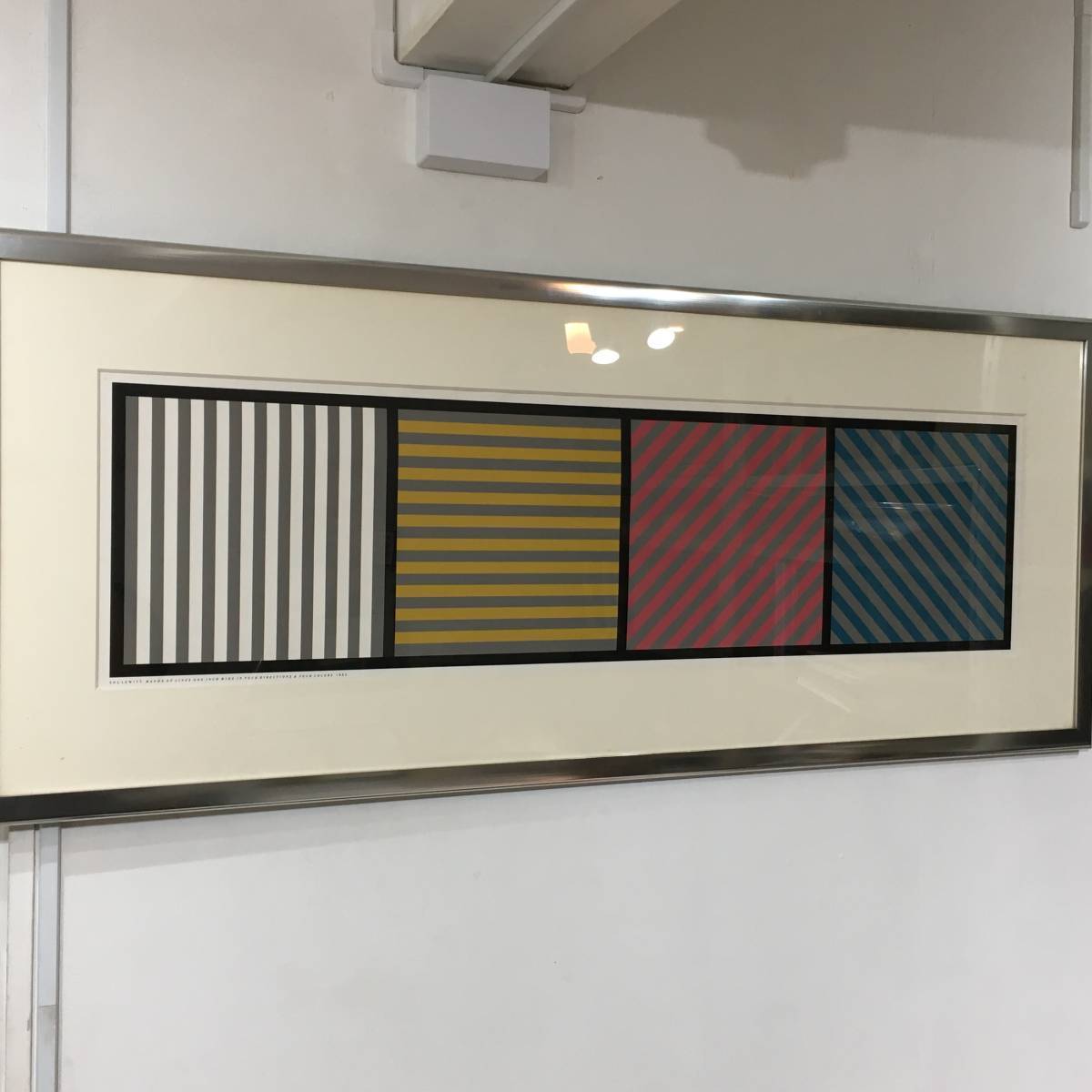 [Impressions] Affiche sérigraphiée Sol LeWitt BANDES DE LIGNES D'UN POUCE DE LARGE DANS QUATRE DIRECTIONS ET QUATRE COULEURS ☆ Peinture d'art contemporain, Ouvrages d'art, Impressions, Sérigraphie