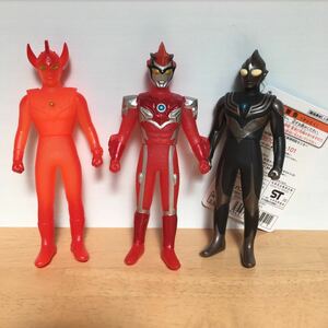 ウルトラマン ソフビ フィギュア　ティガダーク他　3体