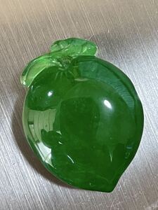  natural .. ice JadaToys ito.. shape ... pendant beautiful green color weight 61.5ct