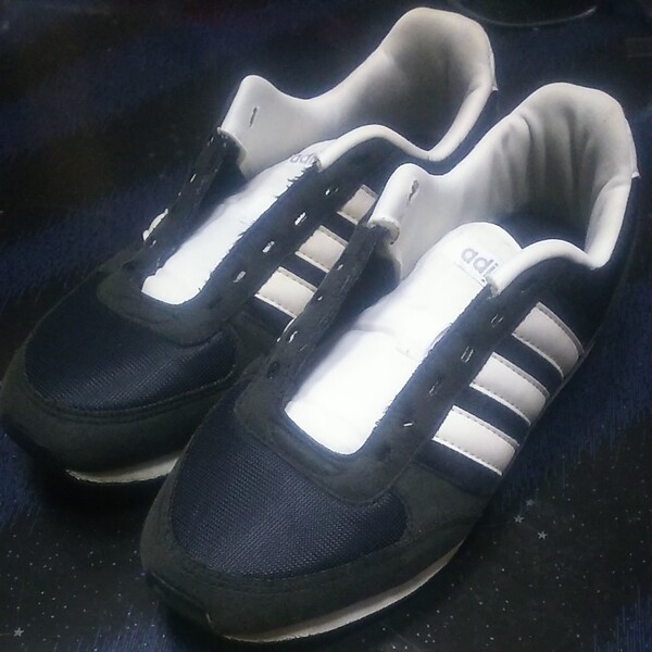(中古品)アディダス スニーカー 24.5cm adidas シューズ 人気ブランド レディース マラソン