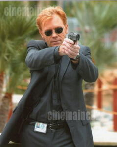 海外ドラマ『CSI:マイアミ』銃を構えるホレイショ(デヴィッド・カルーソ)の写真