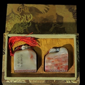 ◆旧蔵◆古美術 中国古玩 清代　古寿山石彫り布袋印章2点 置物 擺件　古賞物　共箱　時代物　AT17 　