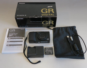355　■RICOH リコー GR DIGITAL 4 IV コンパクトデジタルカメラ　簡単な動作確認済 ジャンク扱　1円～　
