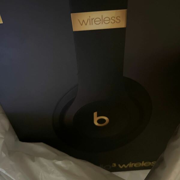 Beats Studio3 Wireless Skyline Collection MTQW2PA/A （ミッドナイトブラック）