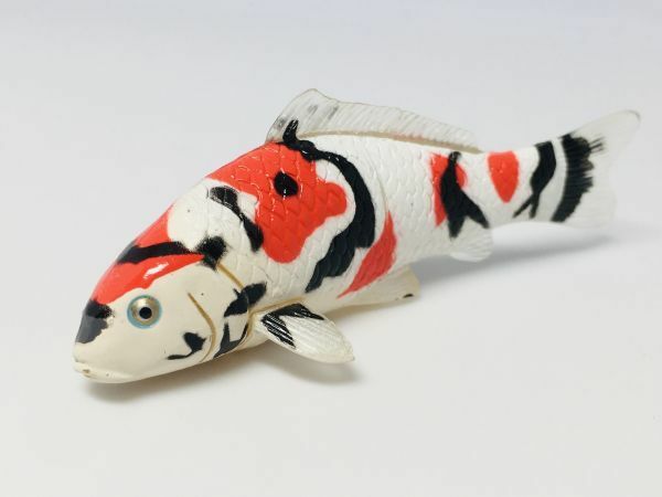 ニシキゴイ　錦鯉　魚類　海　川　フィギュア　日本　生き物　生物　動物　ミニチュア　22b12