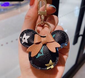 キーホルダー かわいいキーホルダー 自動車キーホルダー バッグストラップ アクセサリー カバン飾り 革 カバンチャーム プレゼント No.18