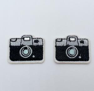 カメラ2枚セット ワッペン　アイロン　アップリケ　刺繍　接着　ハンドメイド素材